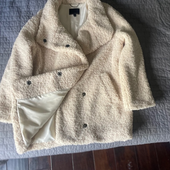 Banana Republic Cream Jacket with Chain Detail - Picture 3 of 4